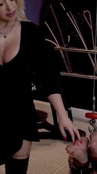 Sheela păcătoasă gâdilă fără inimă în Robie legată, partea 1