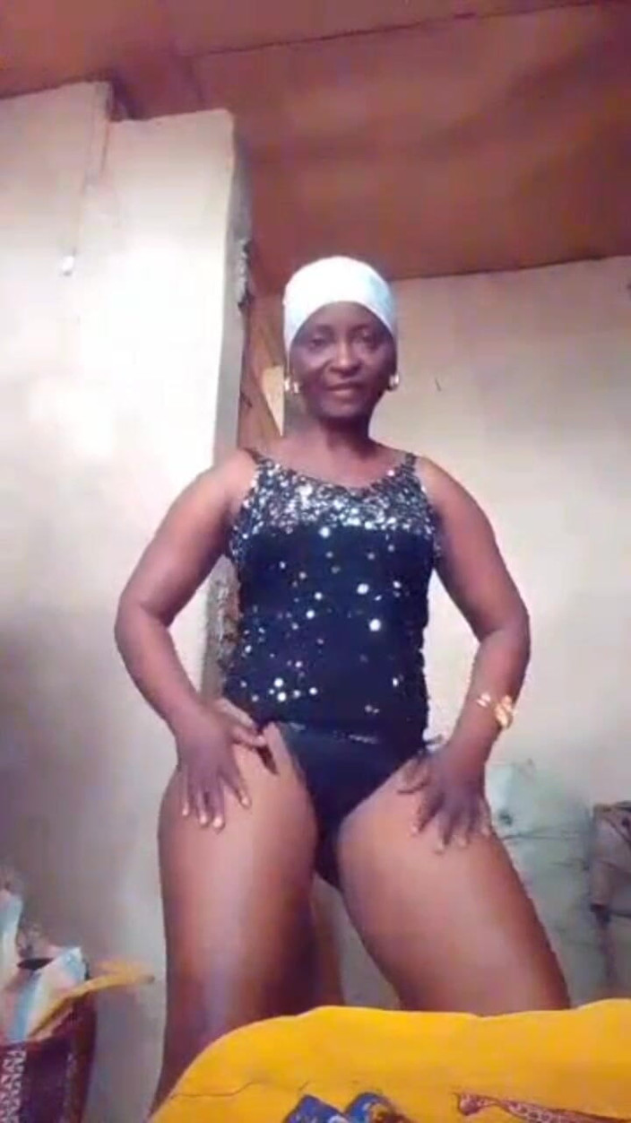 Sugarmama video call mutual masturbation: Mama grasă de zahăr este excitată se masturbează