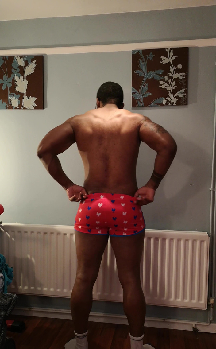 Amadeus: 爱这些短裤。Amadeus Mode