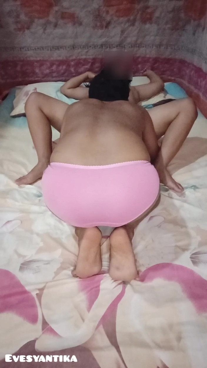 Karinsyantika: 45 minuten ficken eine schöne einsame tante, kommt auf ihre...