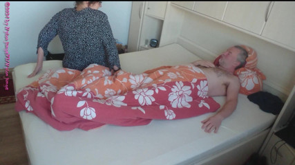 NylonjungeCarmen: Rencontre sexuelle torride avec une grosse MILF 1 ** se déshabille **