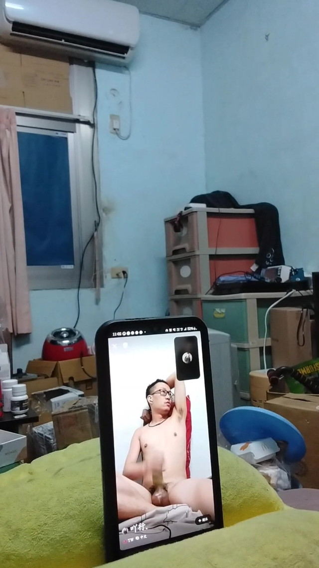 Random video calls shown to strangers (Gaysian fun)