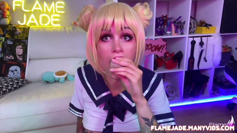 Flame Jade: Videoclip cu o studentă foarte perversă
