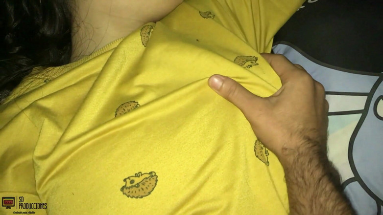 Emma vict: Nevlastní otec dělá svou nevlastní dceru nadrženou, aby ji šukala celý...