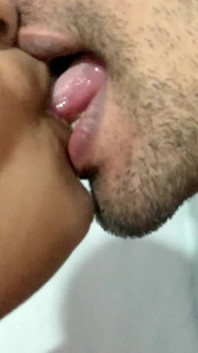 Henjutan ciuman bibir terbaik