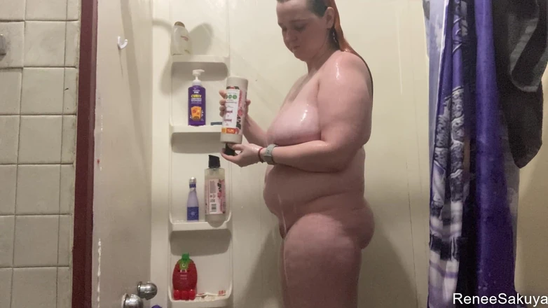 Renee Sakuya: Showering Washing off