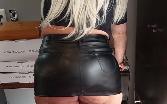 Sexy ass CDzinhafx: Seksi mini etek giyiyorum