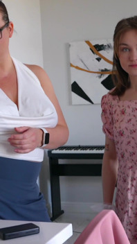 V zákulisí! Skutečné hardcore porno herečky jsou vždy nadržené a připravené šukat!