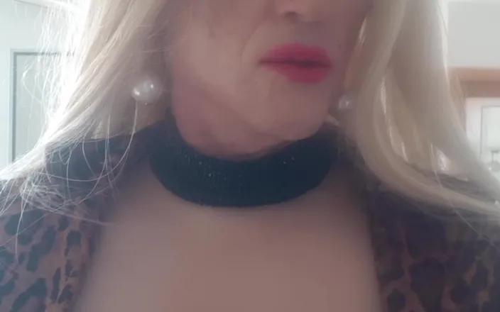 Tatiana Zorrita: Mature Blonde Trans