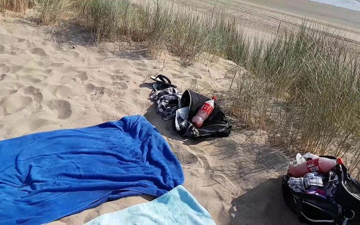 Double-Dutchies: Pubblico - Sabato succhia e ingoia in spiaggia