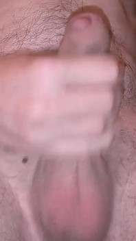 Kleiner weicher penis wird zu einem großen, dicken schwanz - wird hart und kommt für dich