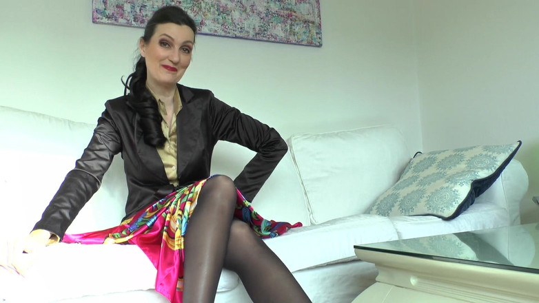 Lady Victoria Valente: Satin Fetish: Gorąca masturbacja gra, Lady Victoria Valente