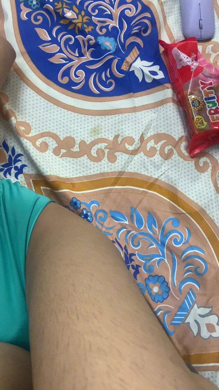 wickedriya: Büyük memeli genç kız yaramazlık yapıyor ve dölleniyor