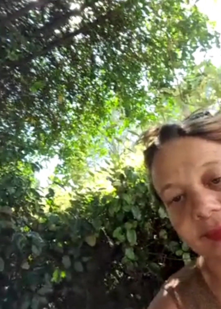 Sofy13: Sonderausstellung in einem Park, wo ich mit meiner versauten MILF-muschi...