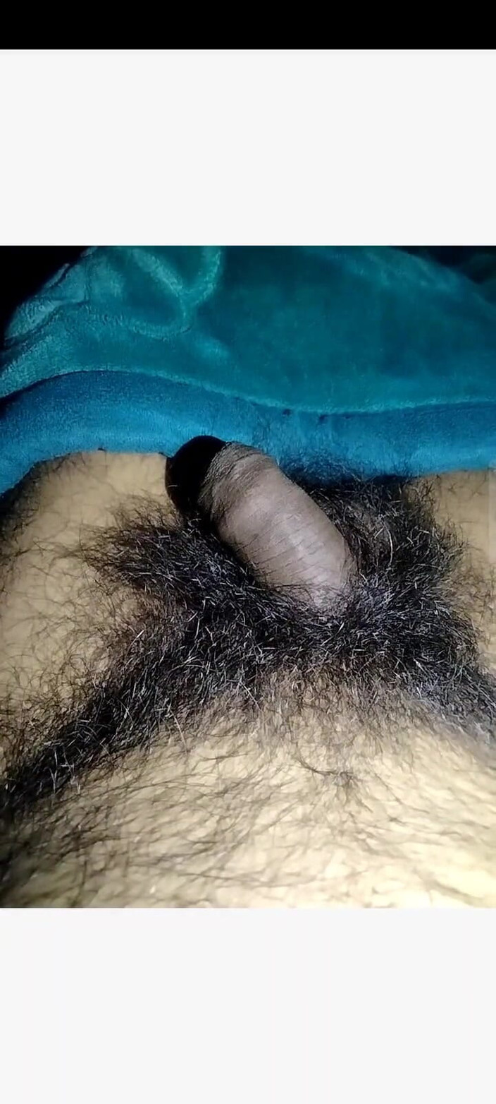 Hot_bobby: Индийская дези мастурбирует большой член