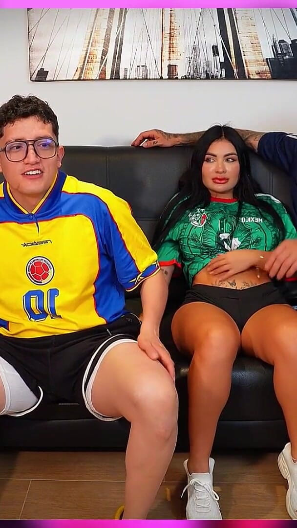 Pipe Boy: Teman lelaki cuckold mengetahui kawannya telah melakukan hubungan seks dengan...