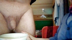 Sex hub couple: Jen merekam john lagi kencing di mangkuk kecil