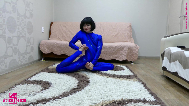 Gymnastic: Vis flexibil în albastru