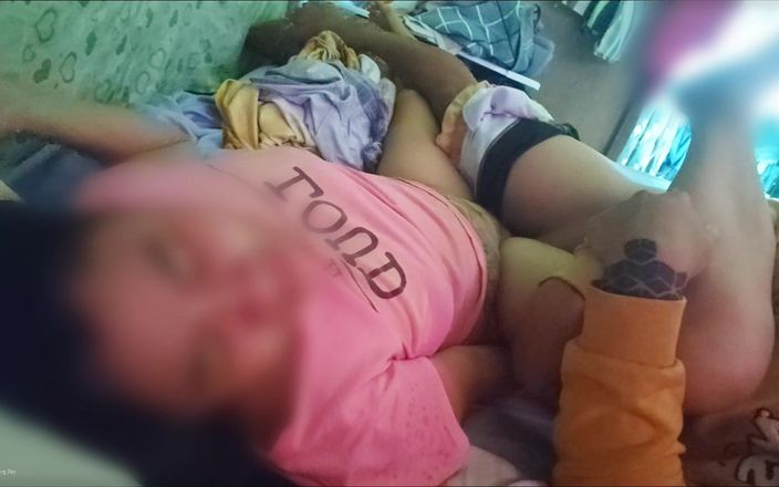 Pinay Viral Scandal: Трахаю нашу розпусну домробітницю, поки вона прибирає мою кімнату, кінчаючи в її тугу пизду