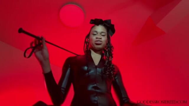 Rosie Reed: Bat tes couilles et mange-la - Rosie Reed, déesse femdom noire,...