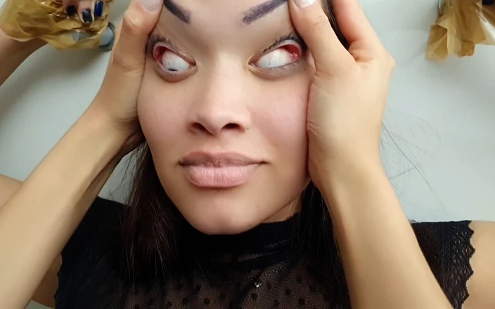 FetishKing: Poderosa massagem facial - mãos por toda parte