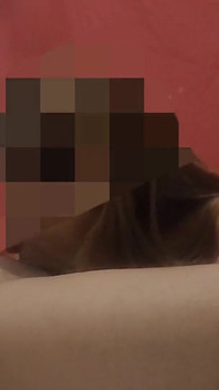 Slarvig, krämig hals suger upp all sperma utan att släppa en droppe