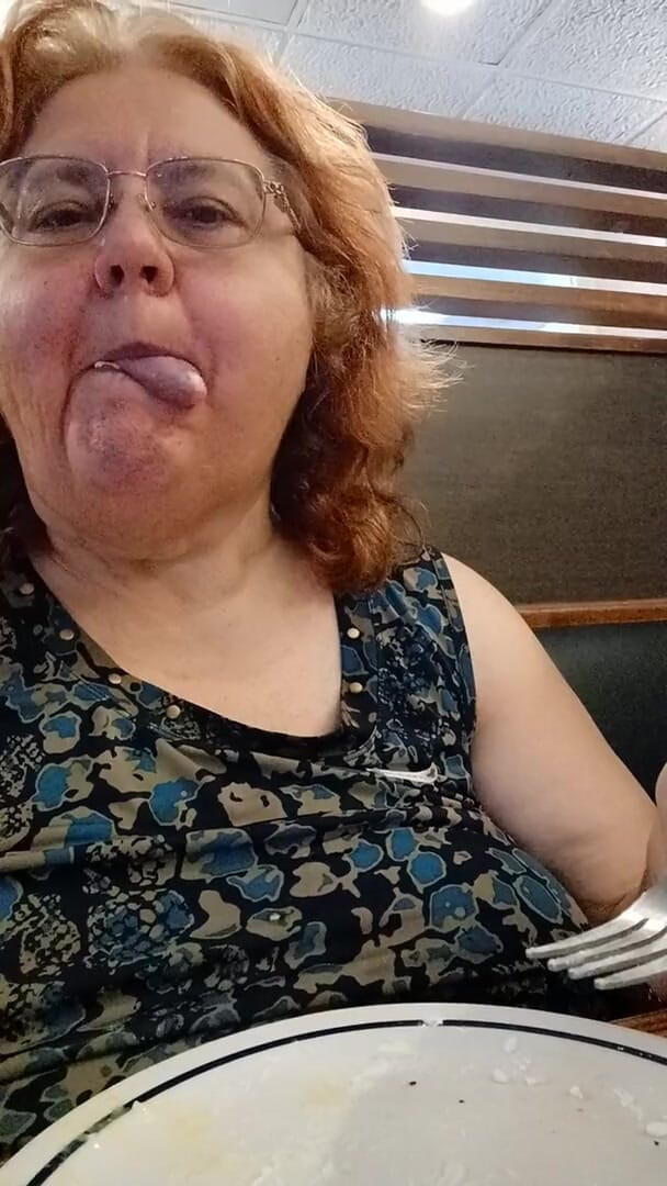 BBW nurse Vicki adventures with friends: Blueberry Crepes ve Creme Yummy