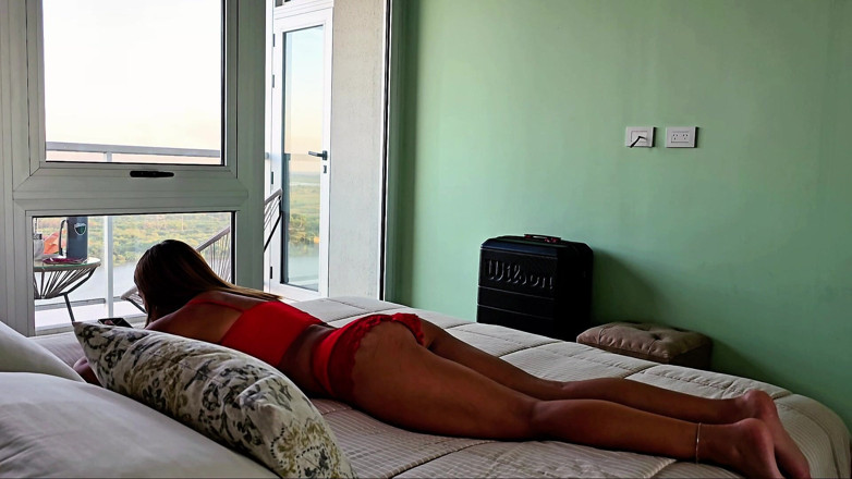 Young big apple: Il Mio Patrigno Mi Sorprende Da Dietro - Mi Scopa Forte...