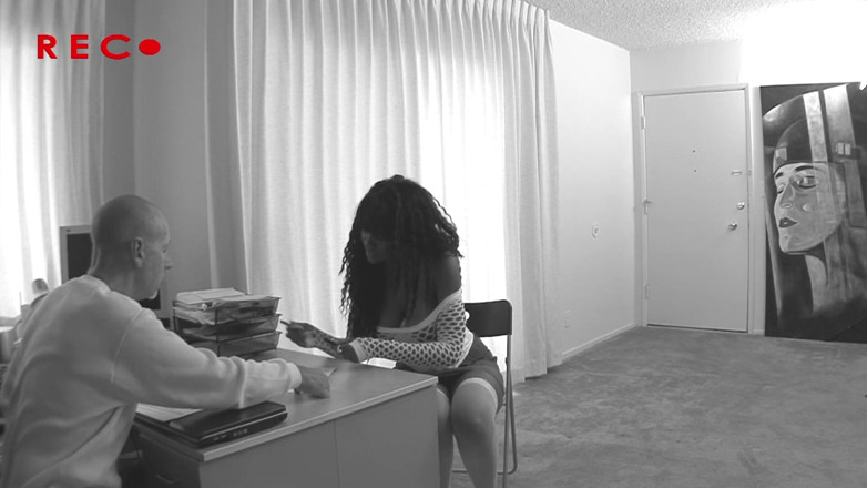 Very hot hardcore: Peituda negra prova pau branco no casting
