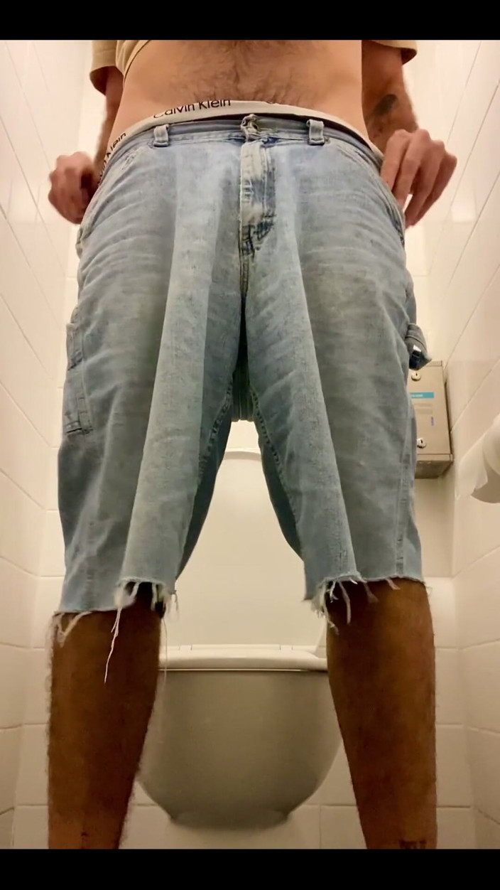 Eli Thorne: Naughty Airport Lounge Wank