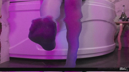 Mistress Legs: Nohy paní v modrých silonkách vás škádlí