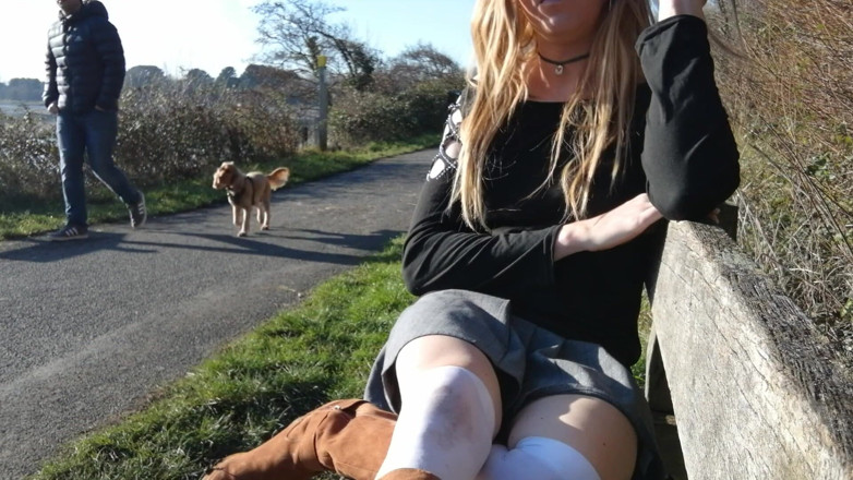 The Midnight Minx: Flashing the cyclists