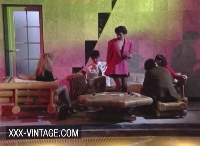 XXX-Vintage: Retro-orgie in der disco mit Sarah Young und freunden