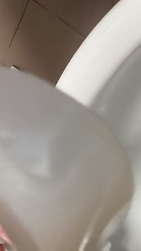 공중화장실 핥기