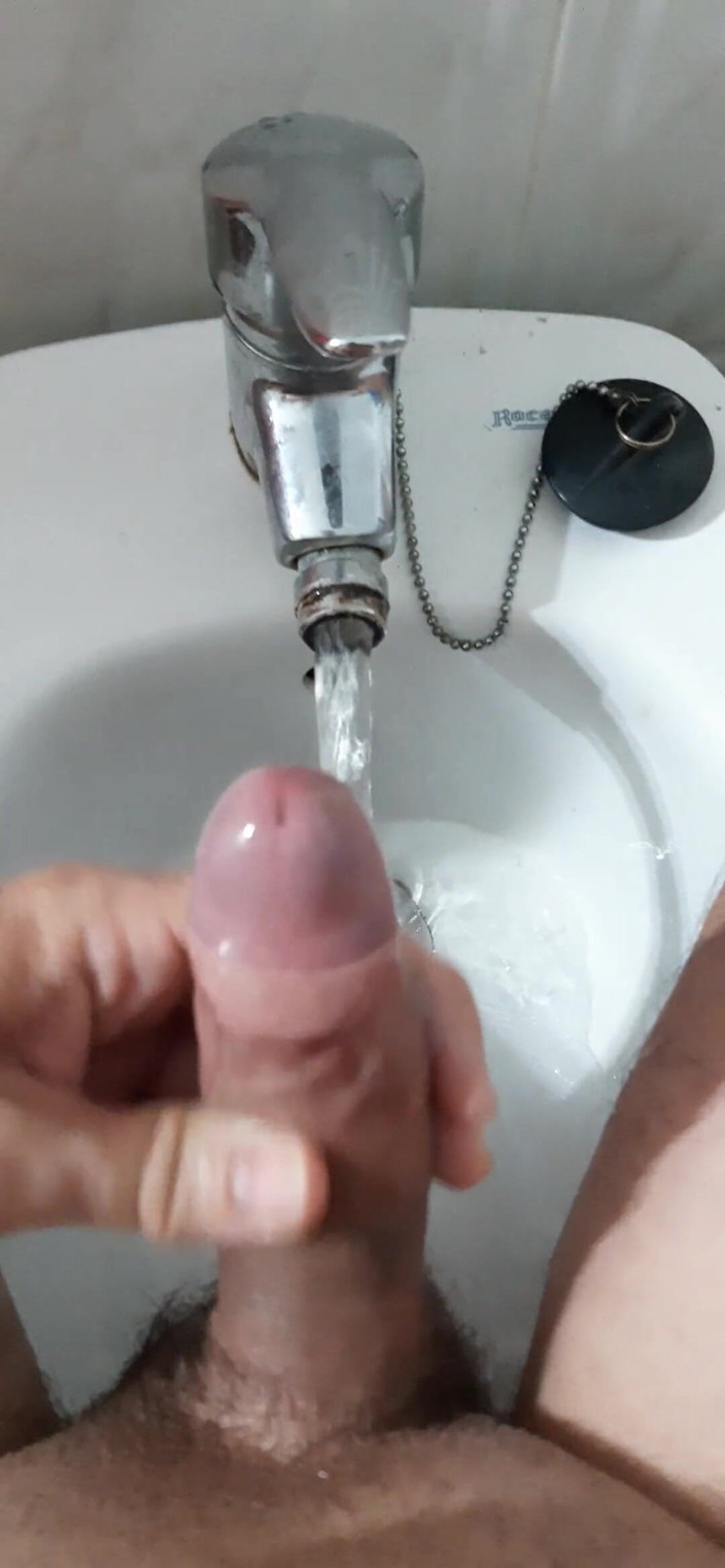 Orinadas_jmv54: Bidê mijo com água e orgasmo