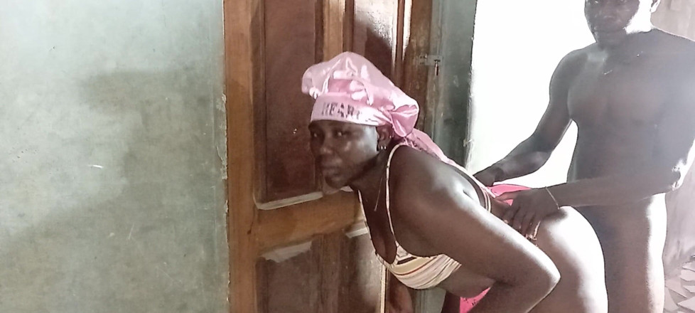 Creamyshuga: Pieprzył przyrodnią siostrę, gdy wszyscy wyszli