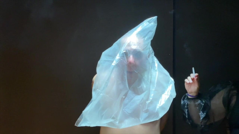 Mistress April: Dominatrice Maîtresse April - fumer de la méditation