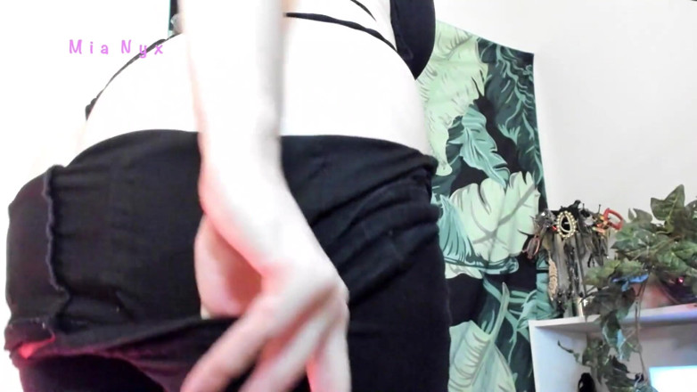 MiaNyx: Erotische massage wrijft je precies goed asmr