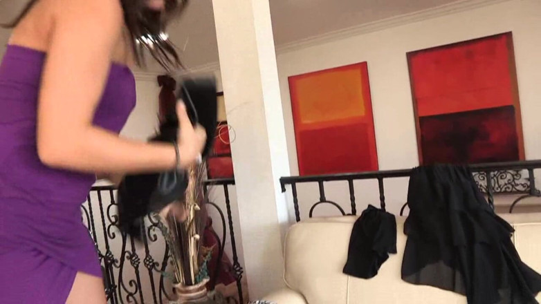 Lesbian Illusion: Ayaklarımı ve ıslak amcığımı yala...