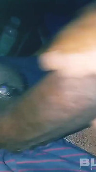 Jerkin ' můj obrovský neobřezaný čůrák a Cummin ' masivní nálož