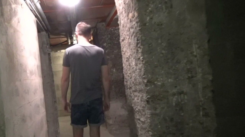 Straight boys but needing sex: Francuska dziwka jebana raw przez Badboy Bareback