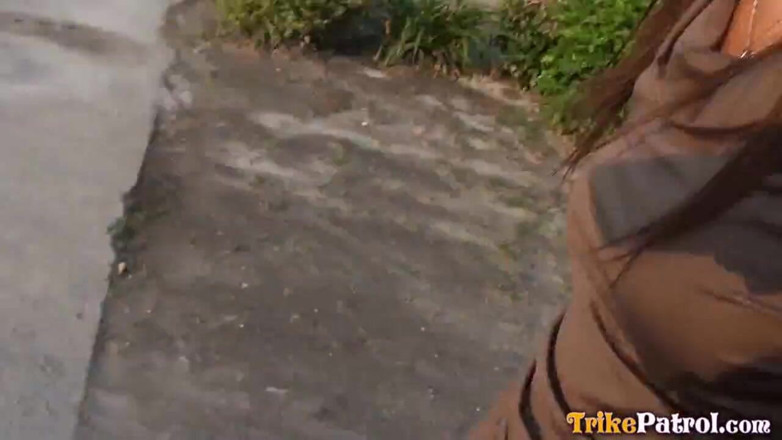 Trike Patrol - Tuk Tuk Patrol: Hairy pussy creams all over big cock