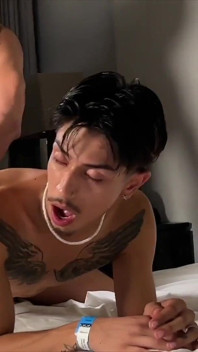 Nesestříhaný Jao Lucas Breeds Twink Hung Papi Hardcore akce Výstřik!