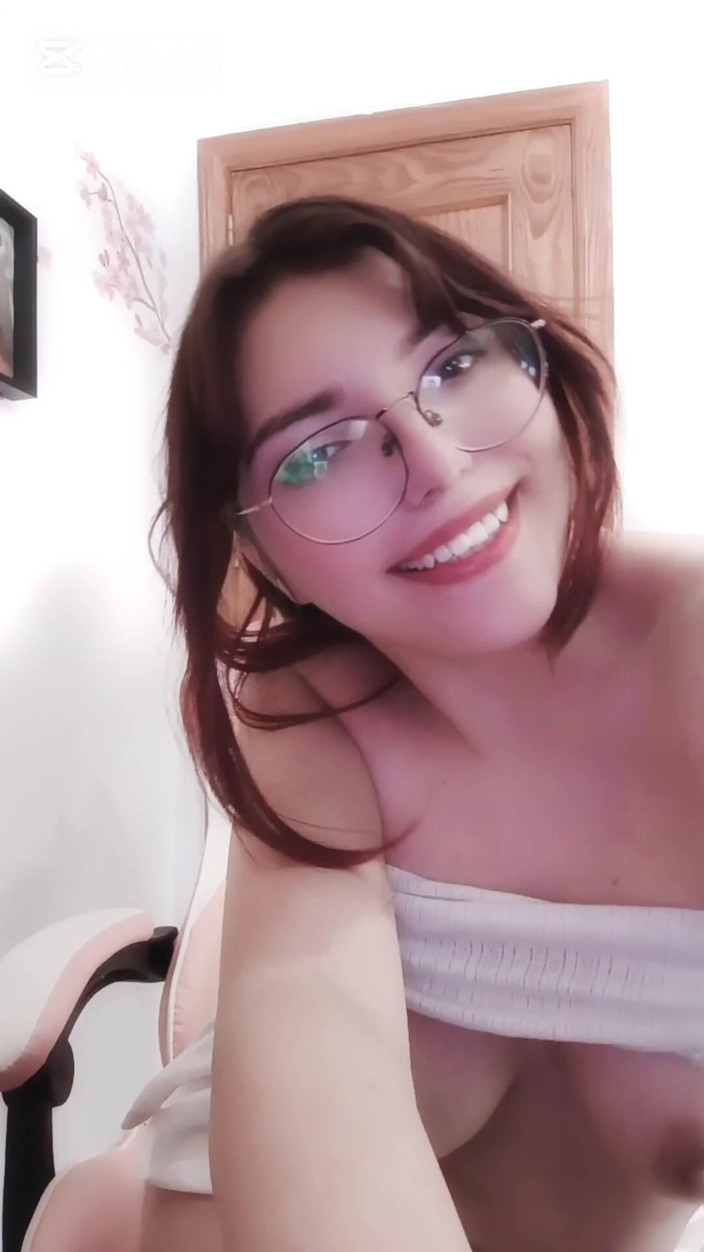 Softbrattypuppy: 英语： 你漂亮的继妹为你饥渴