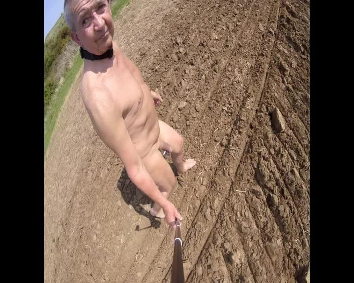 Andy: Nahá procházka celý den
