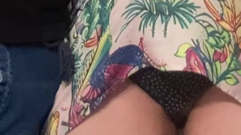 Niki studio: Zdradzająca żona masturbowała się w zatłoczonym metrze