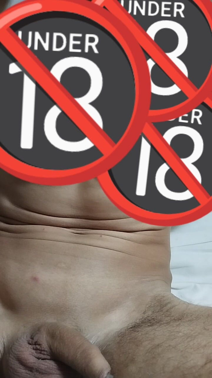 Insertion: ペニスの穴にクリスタルをはめ込む