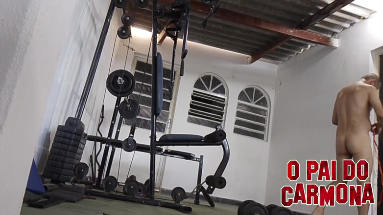 Carmona's father: Camera Films Naked Crown at the Gym