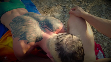 Falcon Al: その男性が森の中を散歩しようと誘ってきて、その途中でセックスをしたとき、彼が大きなペニスを持っているとは思いませんでした