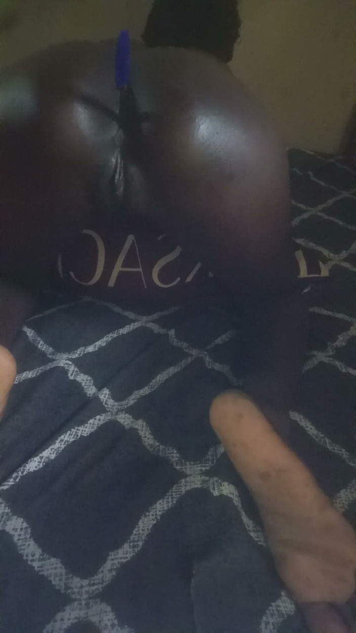 Dwuxxx: Oil on My Ass